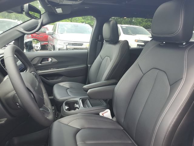 New 2027 Chrysler Pacifica Select AWD/4WD image 18