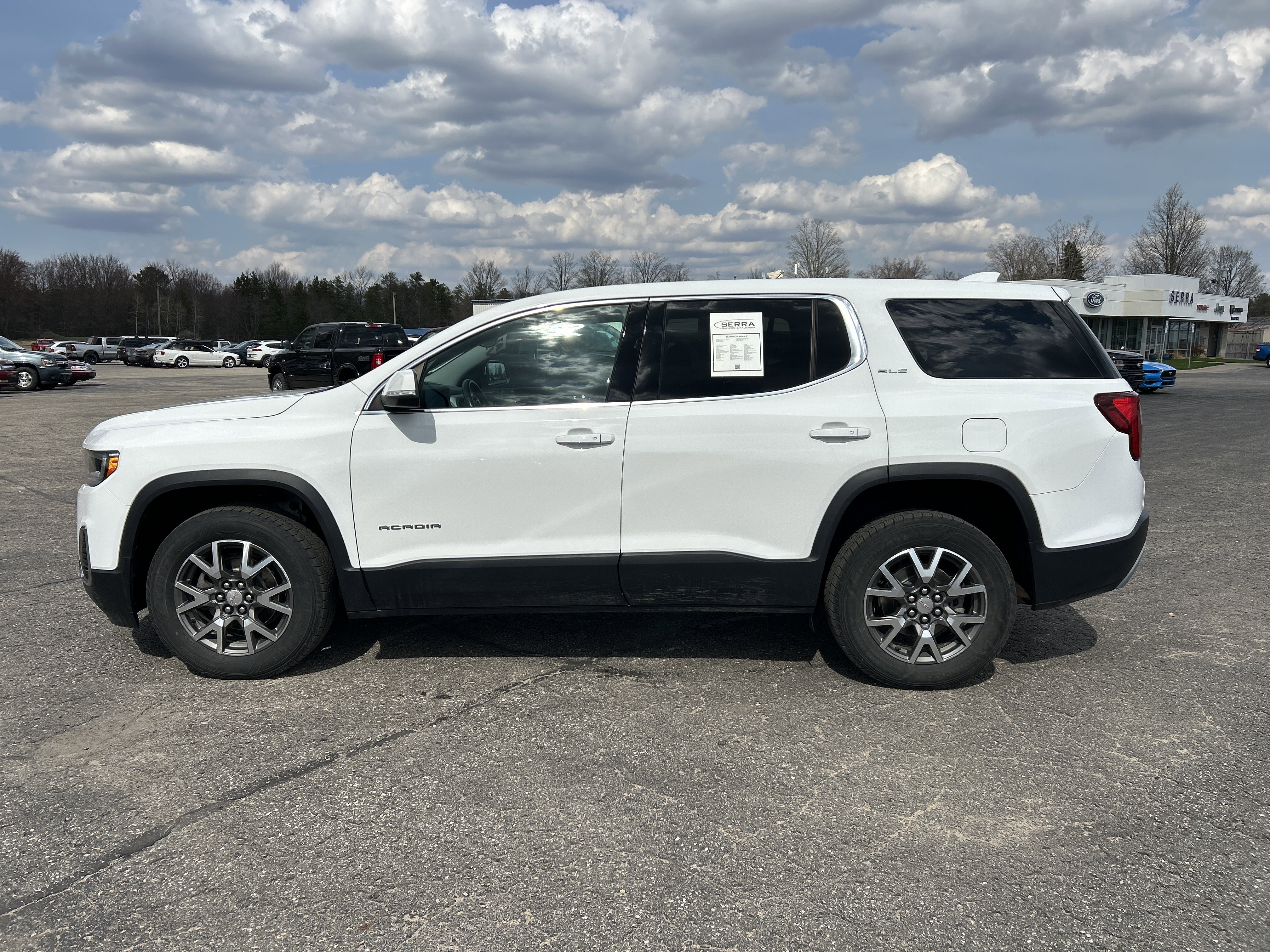 Used 2020 GMC Acadia SLE w/ LPO, Floor Liner Package FWD image 6