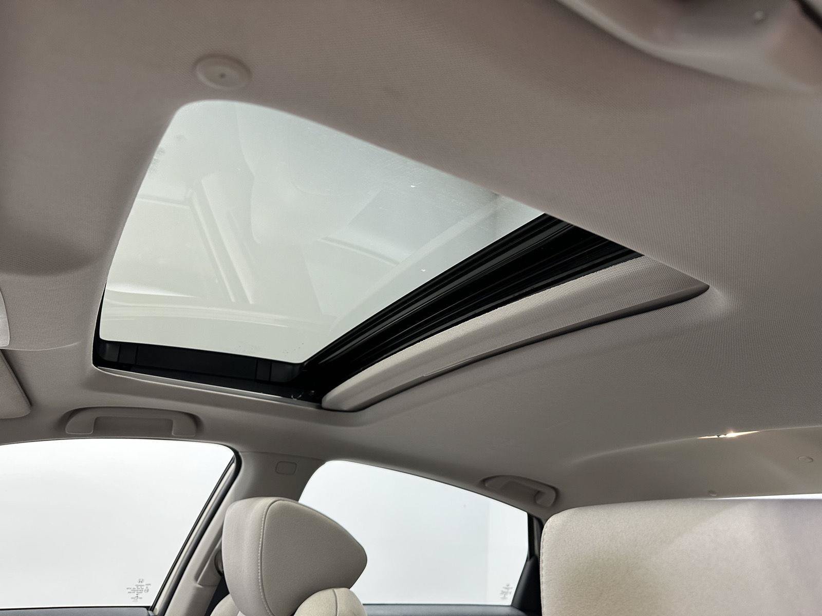 Used 2018 Honda Accord EX image 15