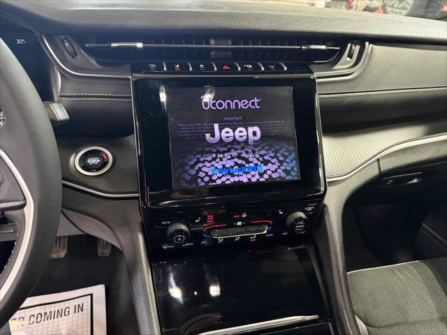 Certified 2025 Jeep Grand Cherokee L Altitude AWD/4WD image 46