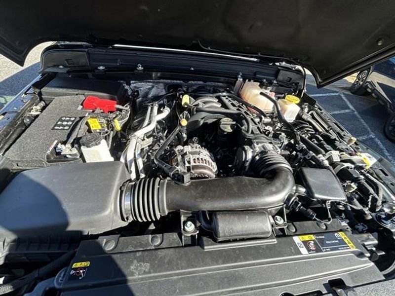 Used 2024 Jeep Gladiator Sport AWD/4WD image 28