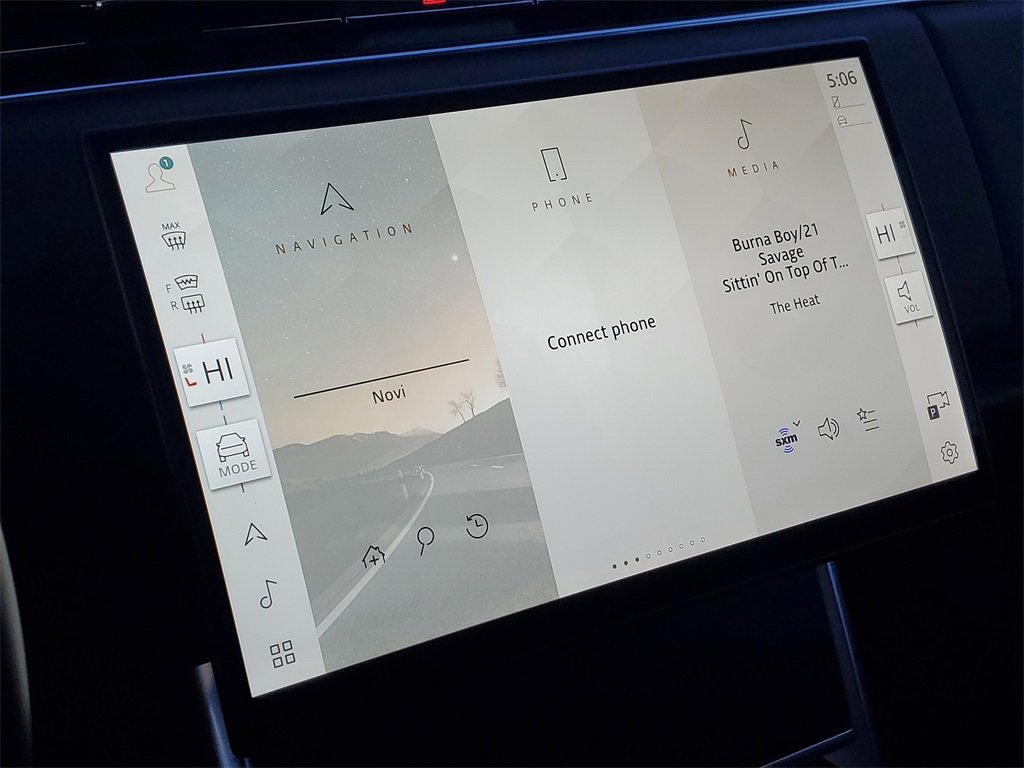 New 2025 Land Rover Range Rover SE image 21