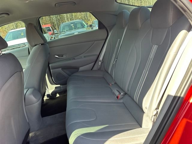 Certified 2021 Hyundai Elantra SEL w/ Convenience Package image 19