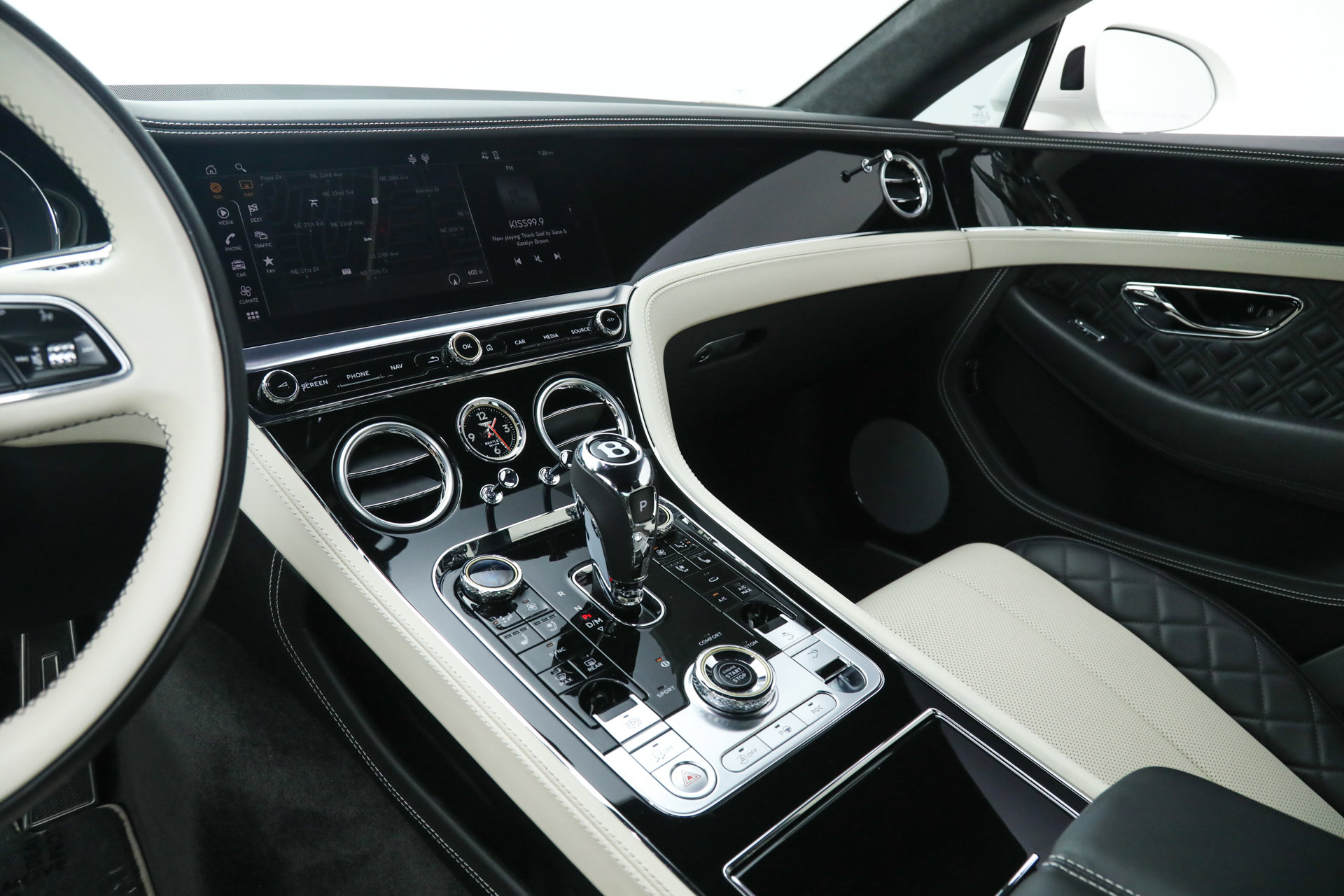 Used 2021 Bentley Continental GT V8 image 30