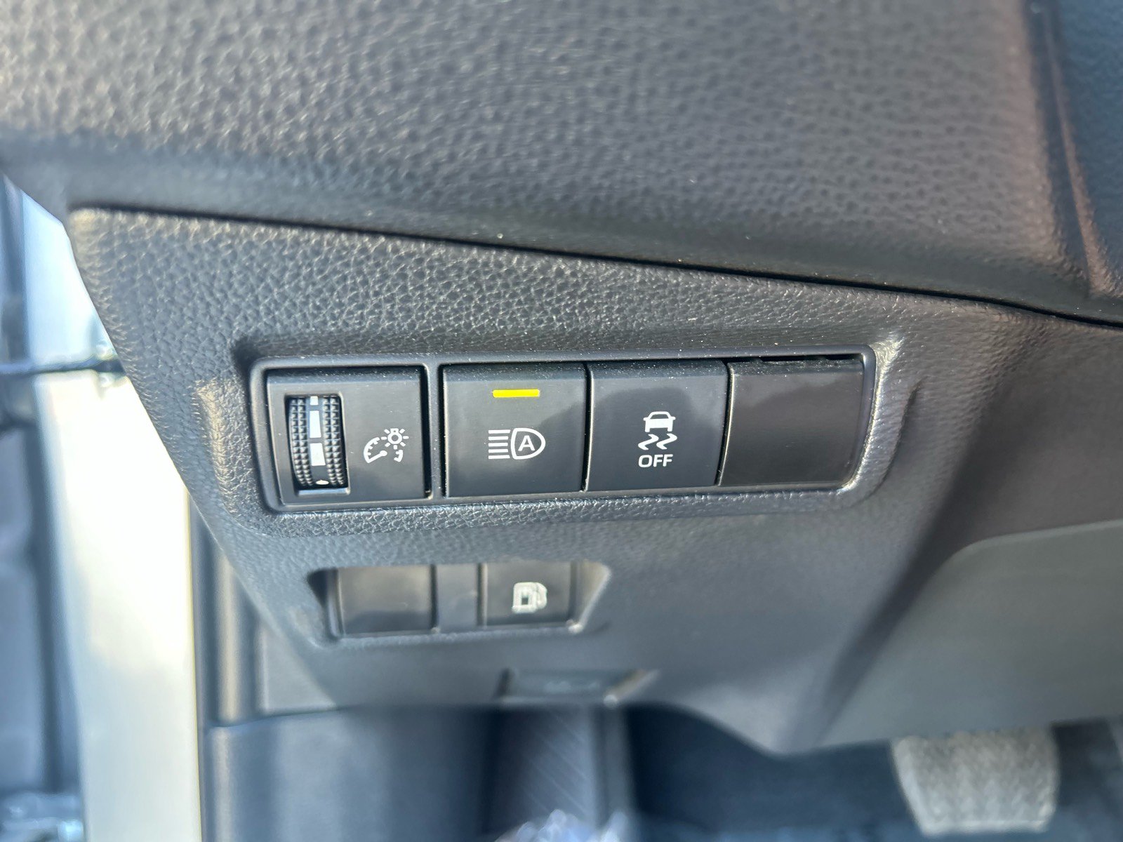 Used 2024 Toyota Corolla Cross AWD Hybrid image 18