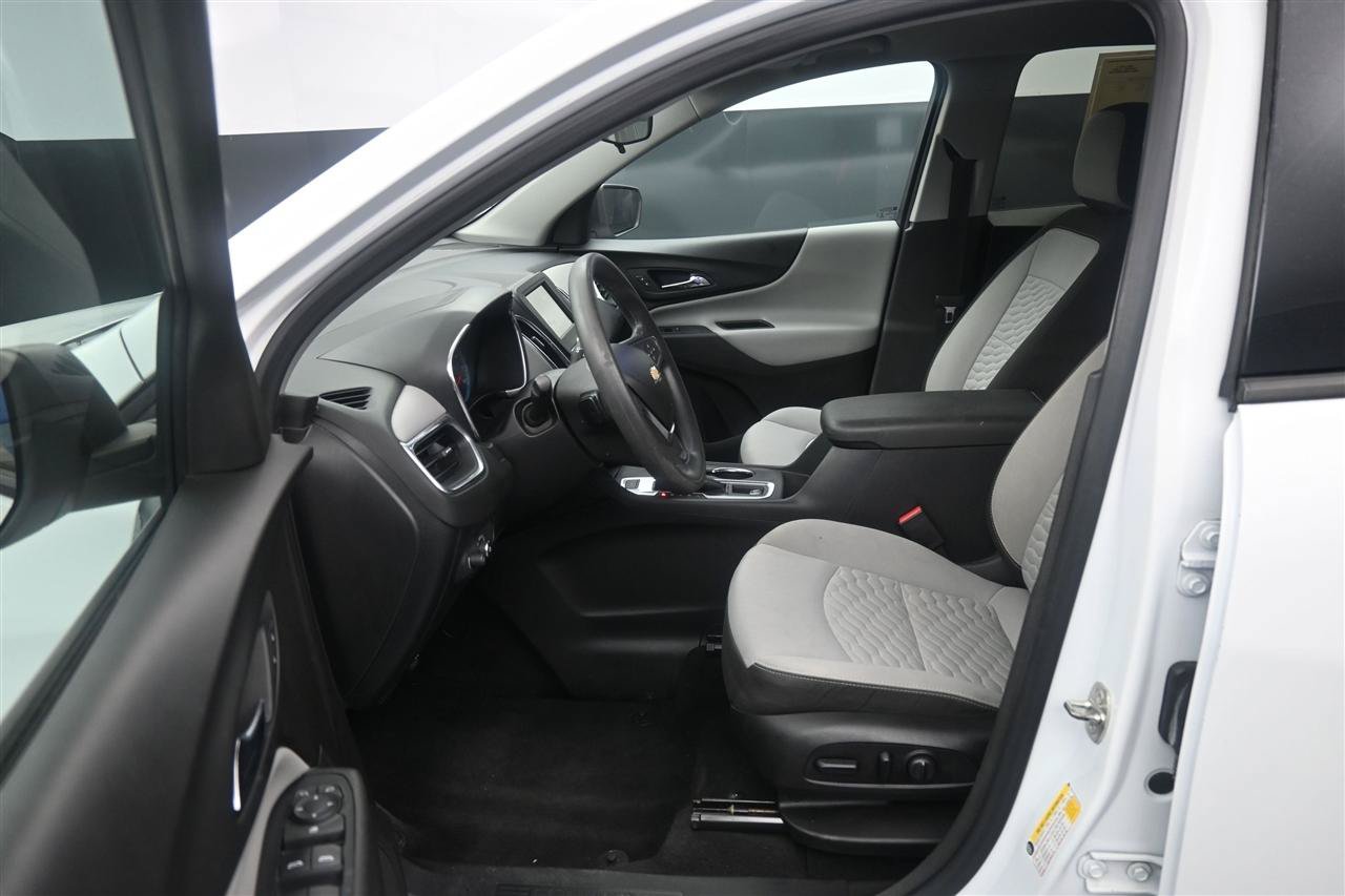 Used 2019 Chevrolet Equinox LS w/ LS Convenience Package AWD/4WD image 11