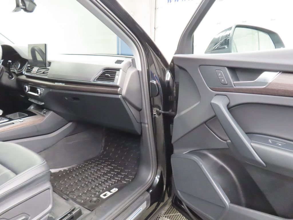 Used 2023 Audi Q5 2.0T Premium w/ Convenience Package AWD/4WD image 28