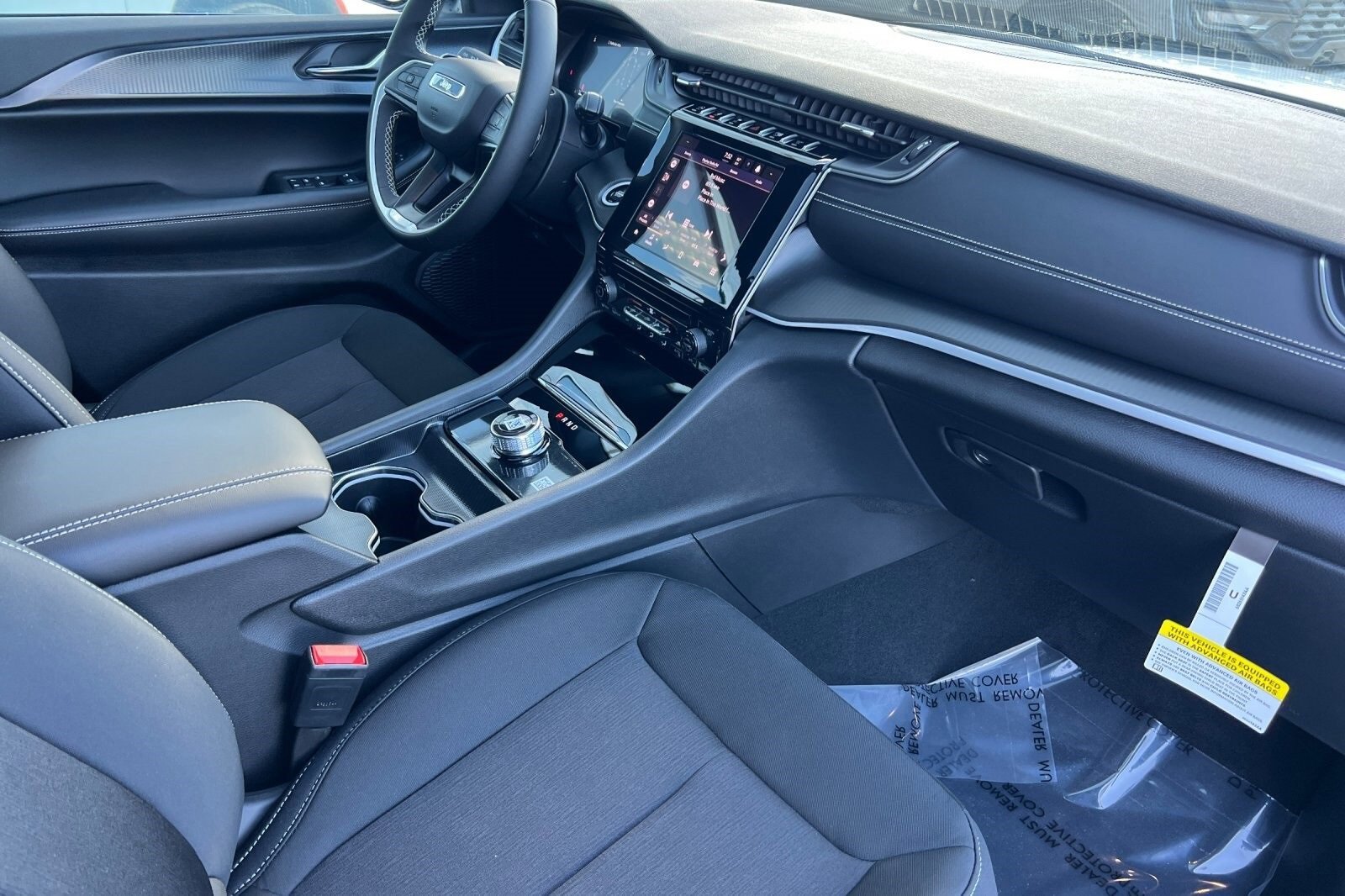 New 2025 Jeep Grand Cherokee L Laredo w/ Trailer Tow Package image 17