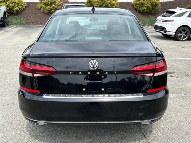Used 2022 Volkswagen Passat 2.0T SE FWD image 4