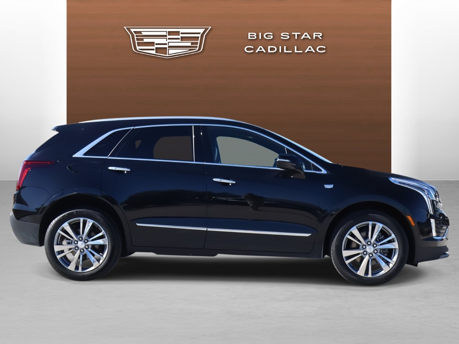 Certified 2025 Cadillac XT5 Premium Luxury FWD image 6