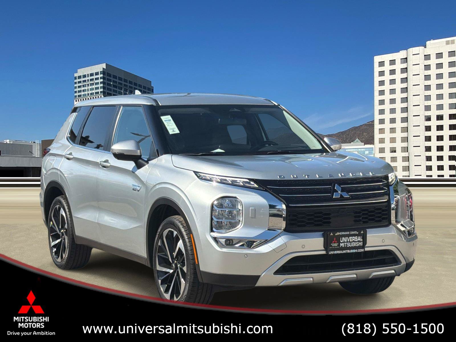 Used 2024 Mitsubishi Outlander 4WD Plug-In Hybrid image 1
