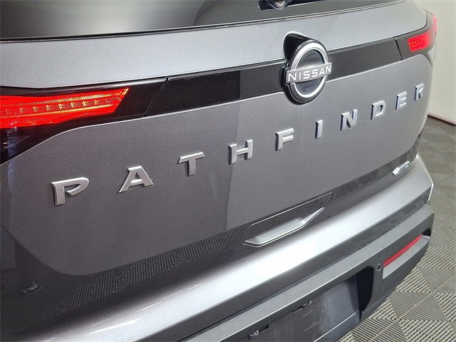 Used 2024 Nissan Pathfinder S image 30