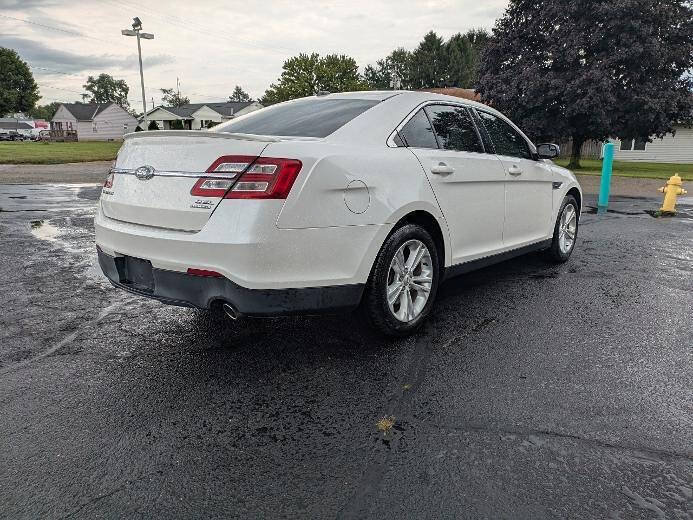 Used 2014 Ford Taurus SEL FWD image 6