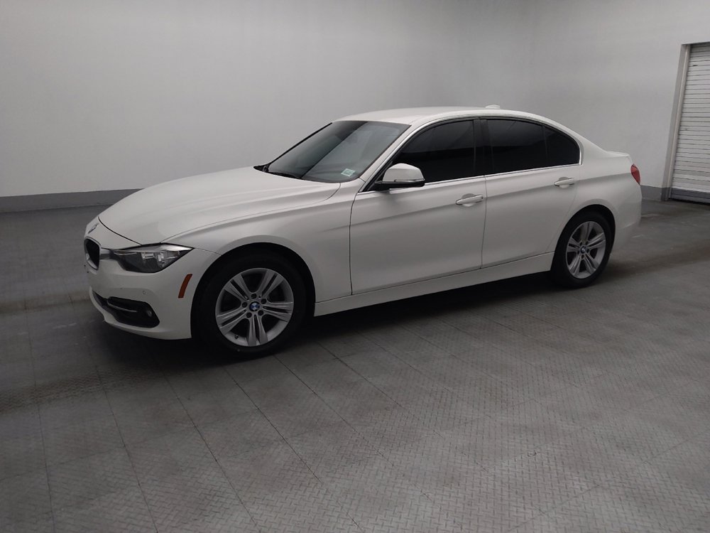 Used 2017 BMW 330i Sedan w/ Driver Assistance Package RWD image 2