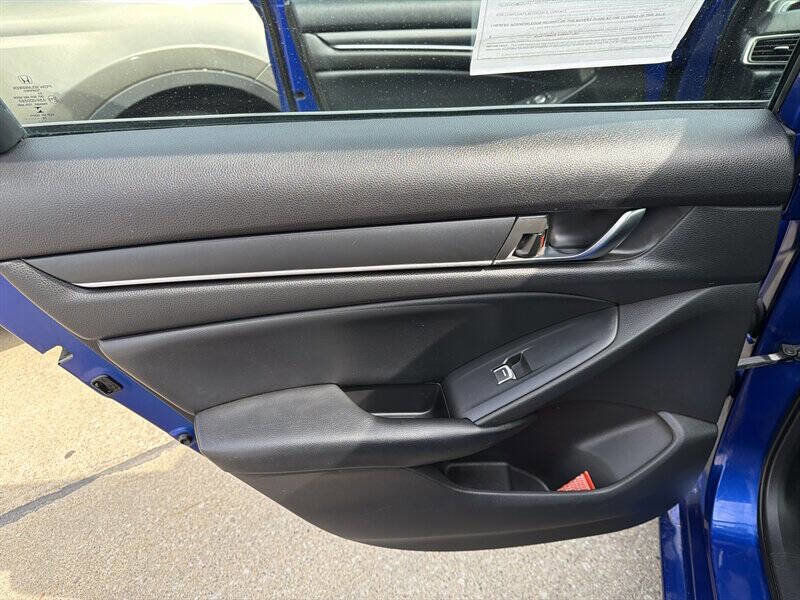 Used 2018 Honda Accord Sport image 13