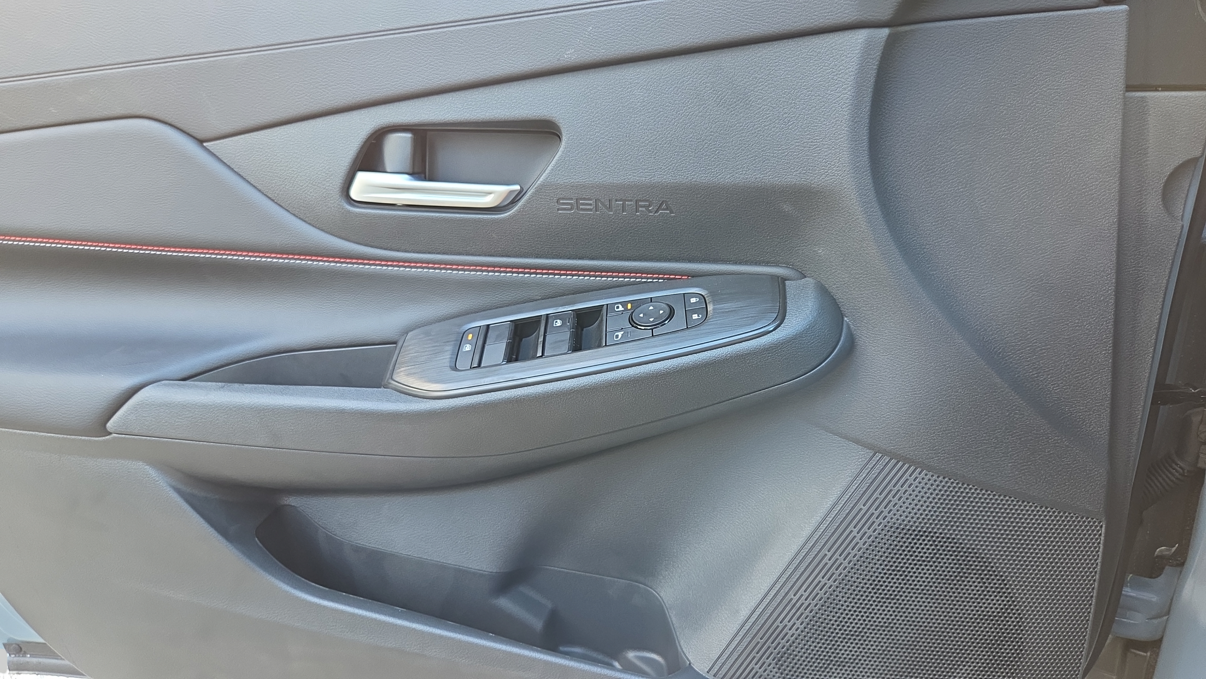 New 2027 Nissan Sentra SR w/ Floor Mat Package FWD image 28
