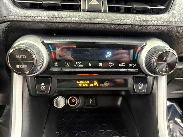 Used 2022 Toyota RAV4 XLE image 18