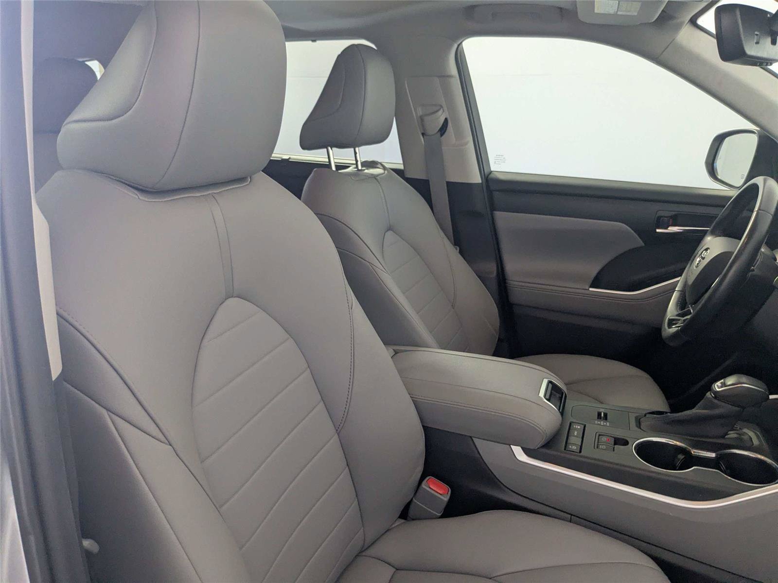 Certified 2020 Toyota Highlander XLE FWD image 35