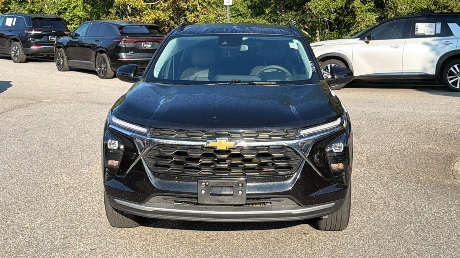 Used 2025 Chevrolet Trax LT FWD image 3
