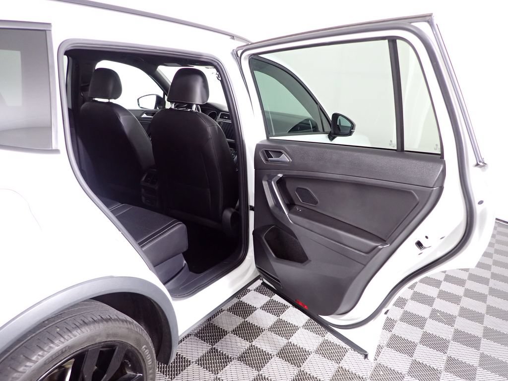 Used 2021 Volkswagen Tiguan SE R-Line AWD/4WD image 33
