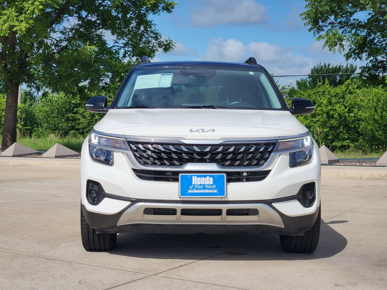 Used 2023 Kia Seltos Nightfall Edition AWD/4WD image 2
