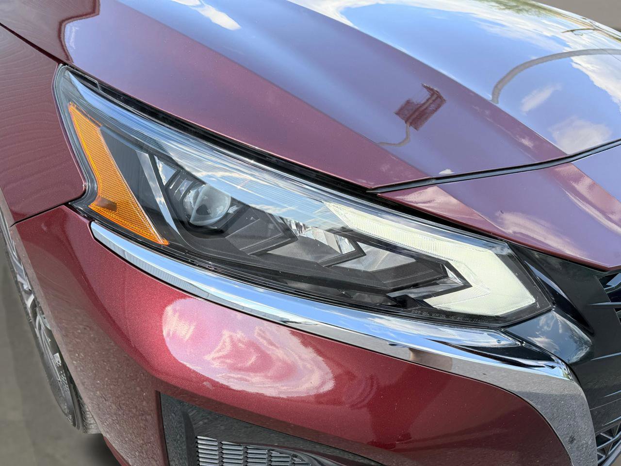 Used 2025 Nissan Altima 2.5 SV image 10