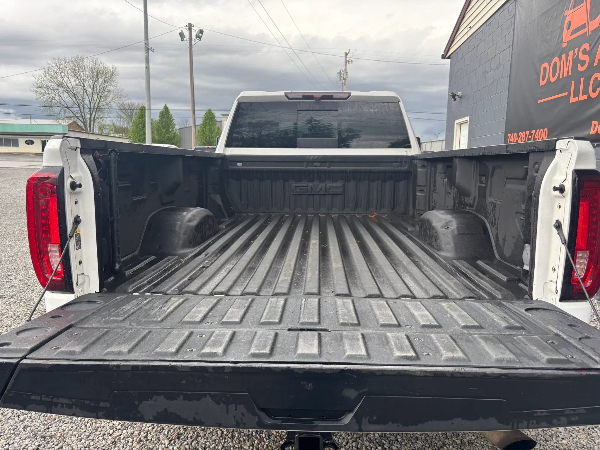 Used 2021 GMC Sierra 2500 SLT w/ SLT Preferred Package AWD/4WD image 5
