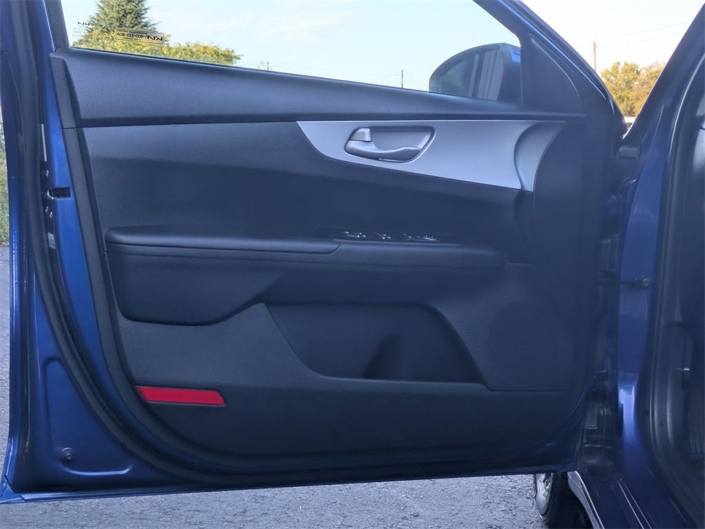 Used 2022 Kia Forte LXS image 11