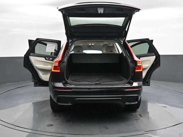 Used 2023 Volvo XC60 B5 Plus w/ Protection Package Premier image 59
