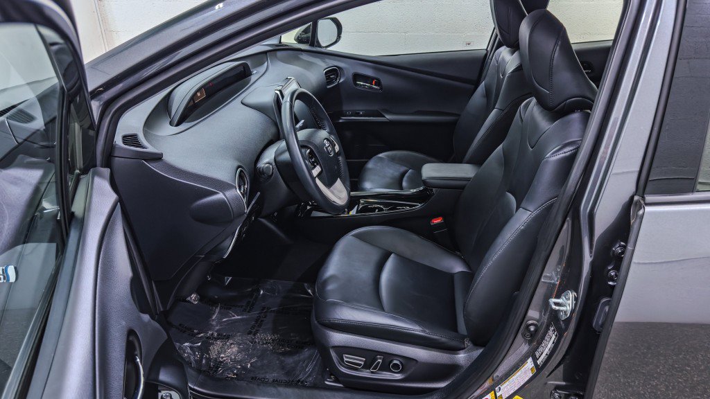 Used 2017 Toyota Prius Prime Premium image 12