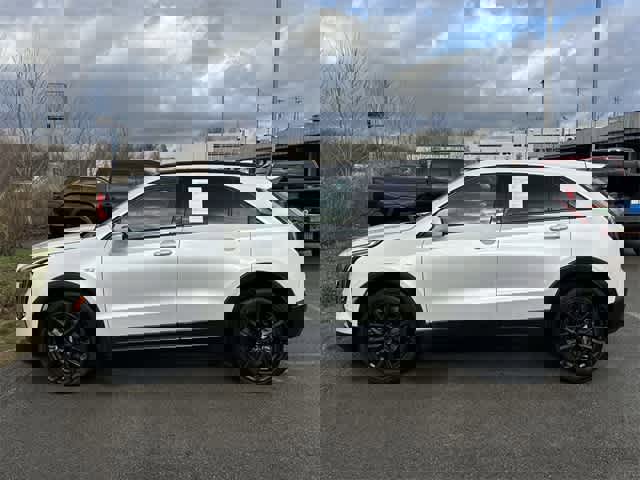 Used 2023 Cadillac XT4 Sport w/ LPO, Onyx Lite Package image 2