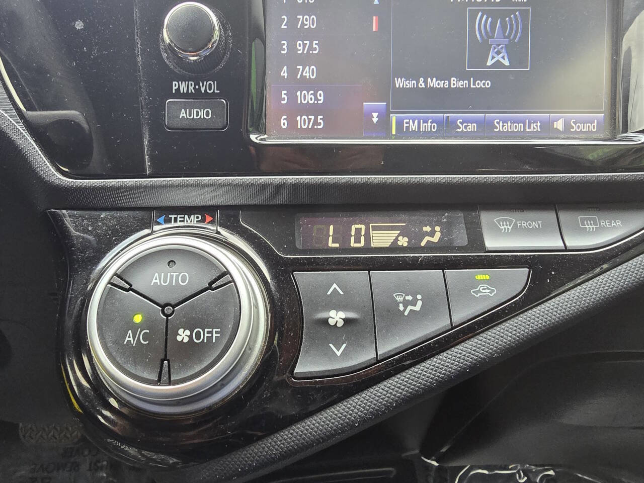 Used 2016 Toyota Prius C Two image 30