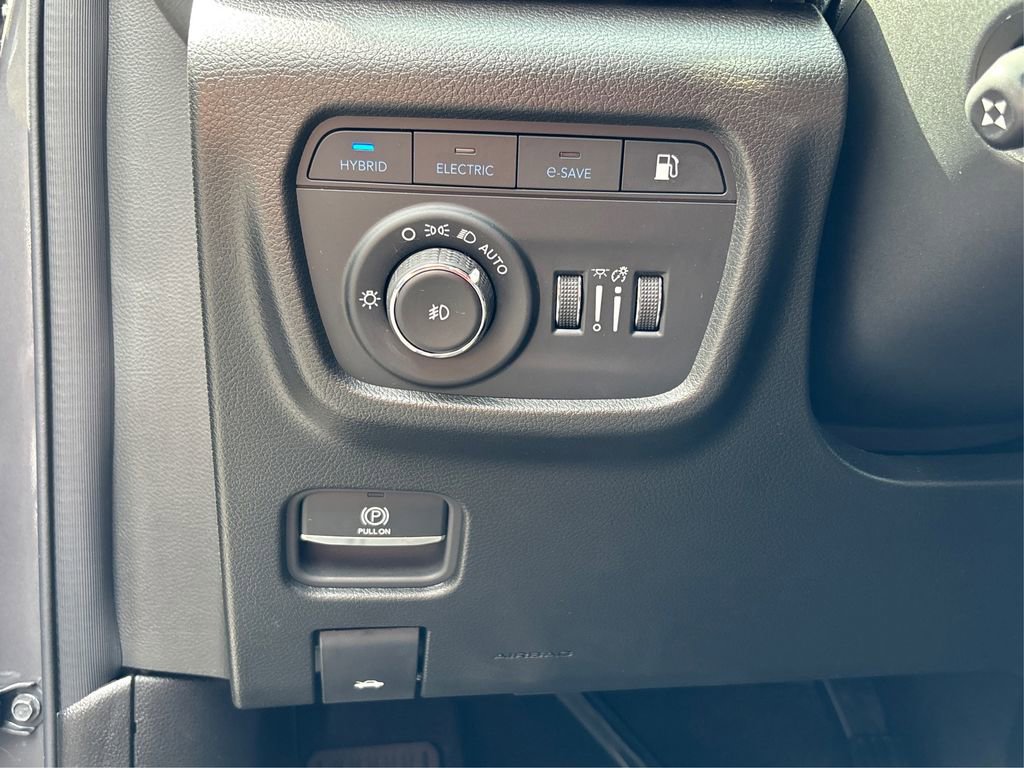 Used 2024 Jeep Grand Cherokee Trailhawk w/ Advanced Protech Group II image 43