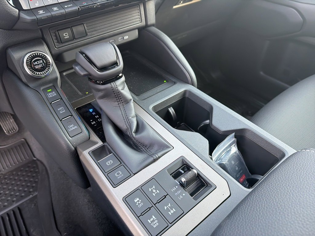 New 2026 Toyota Land Cruiser Hybrid image 9