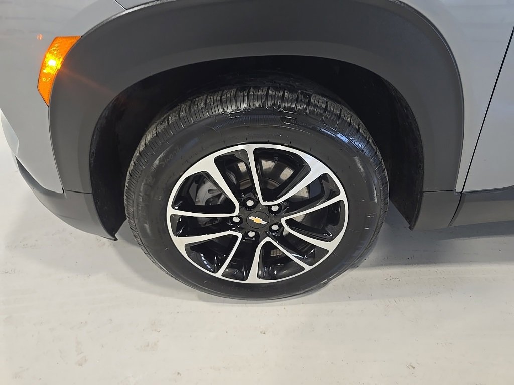 Used 2025 Chevrolet TrailBlazer LT image 4