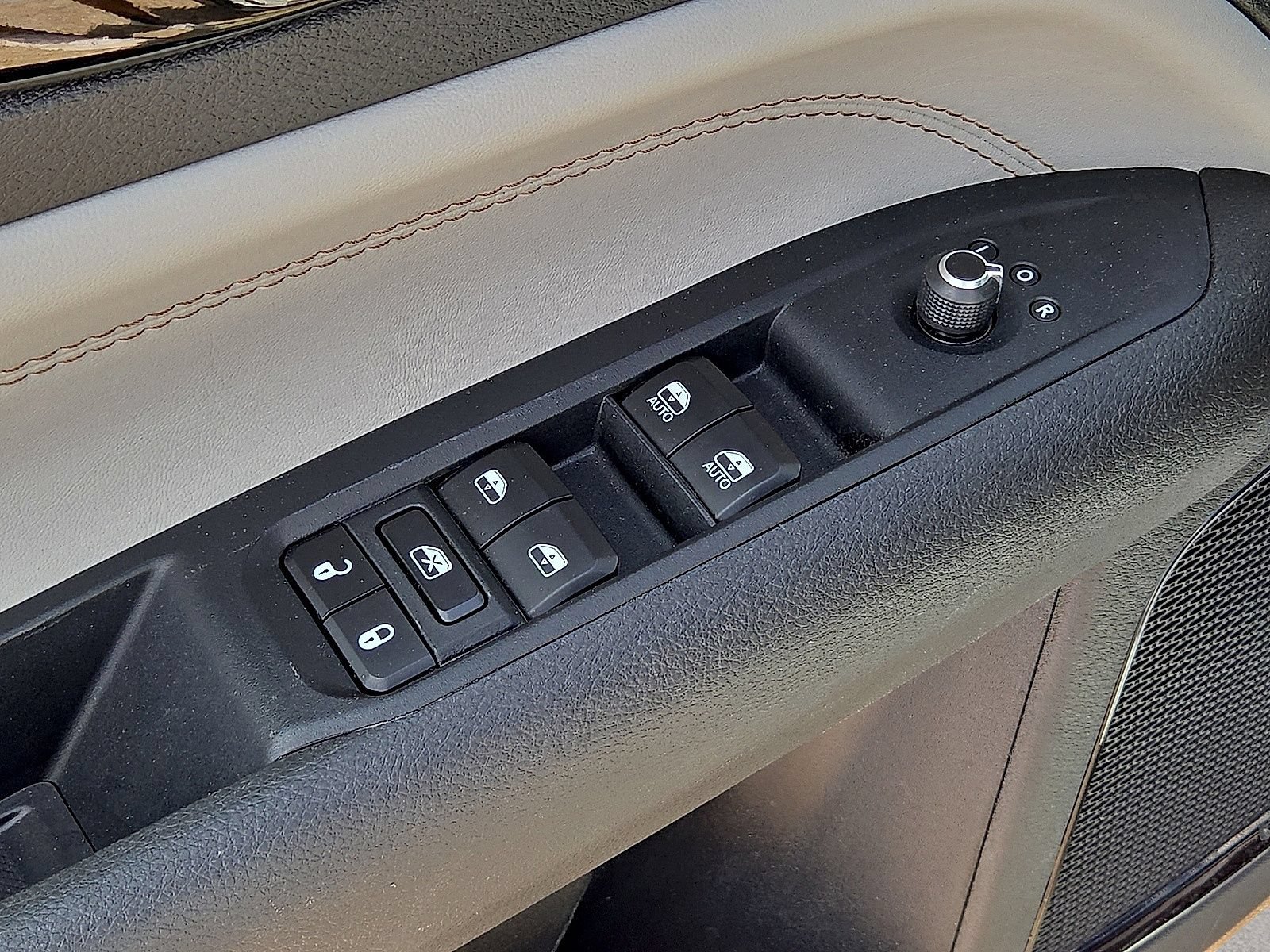 Used 2025 Jeep Compass Limited AWD/4WD image 21