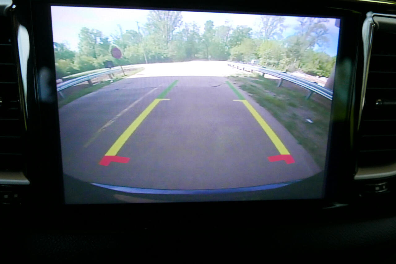 Used 2022 Chrysler Voyager LX image 15