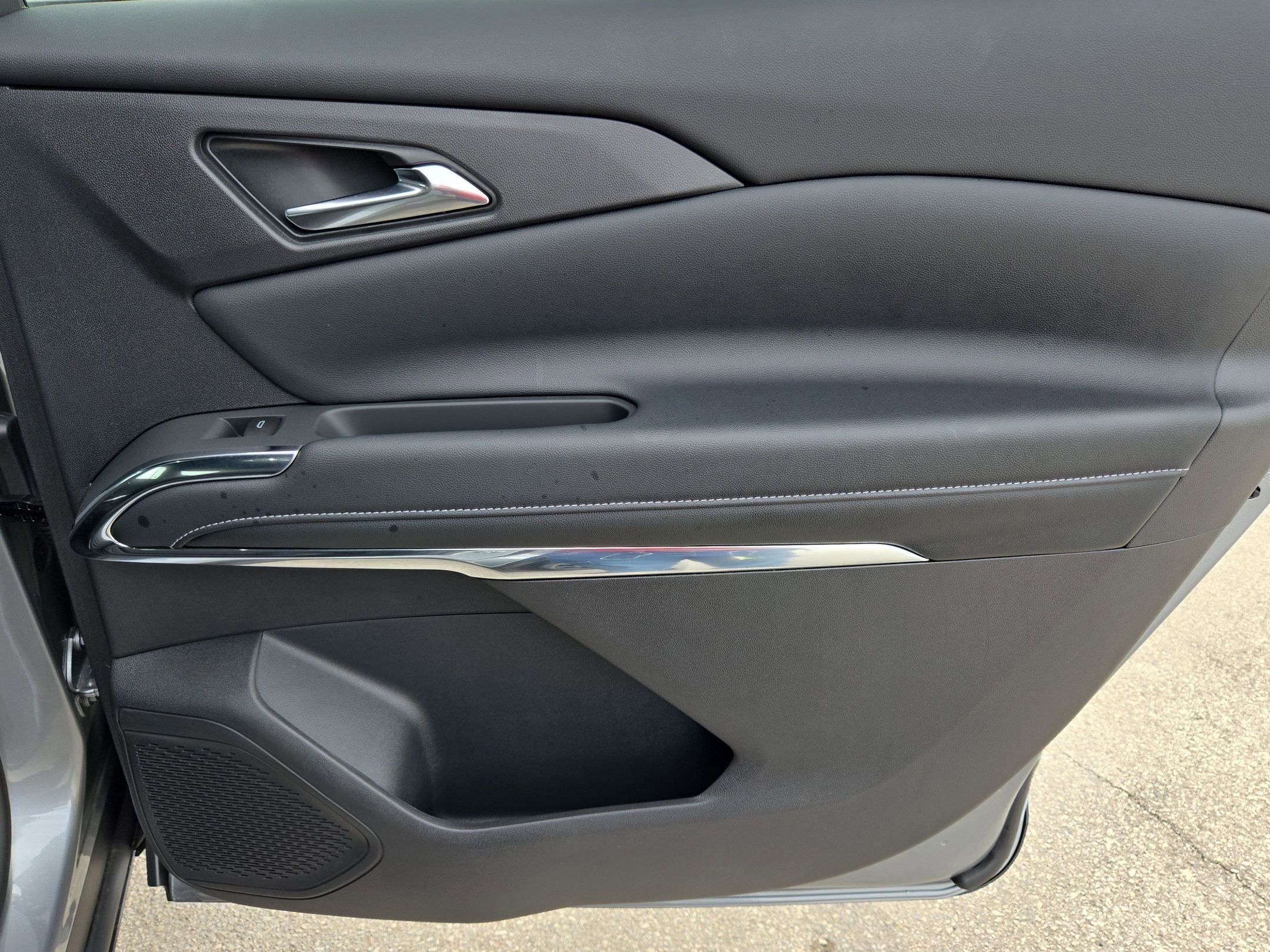 Certified 2026 Chevrolet Traverse LT w/ Midnight/Sport Edition image 27