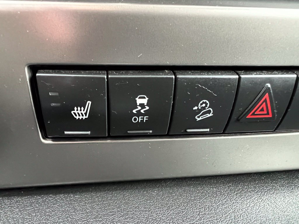 Used 2012 Jeep Liberty Sport AWD/4WD image 33
