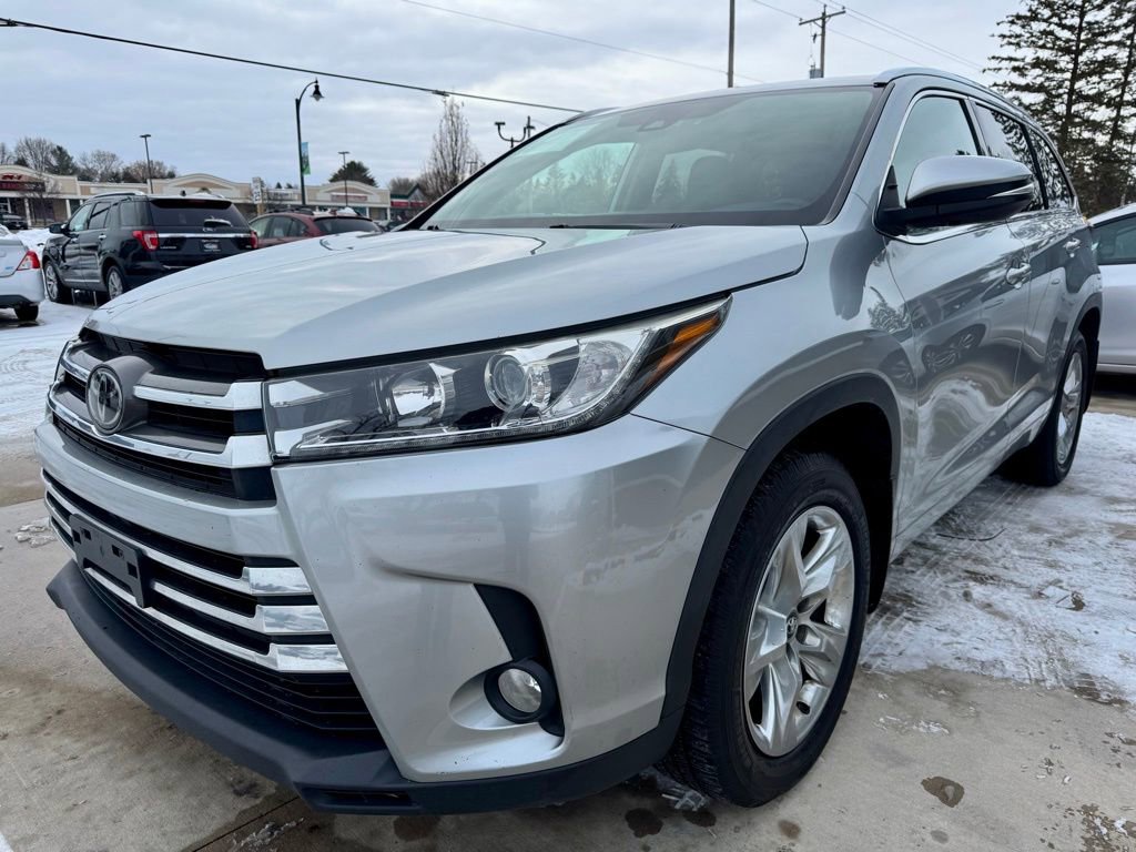 Used 2018 Toyota Highlander Limited image 4