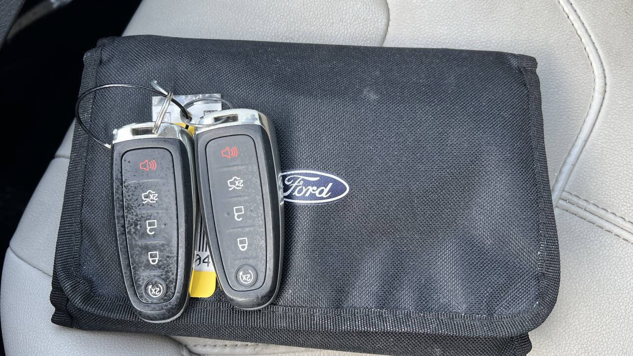 Used 2017 Ford Focus Titanium FWD image 27