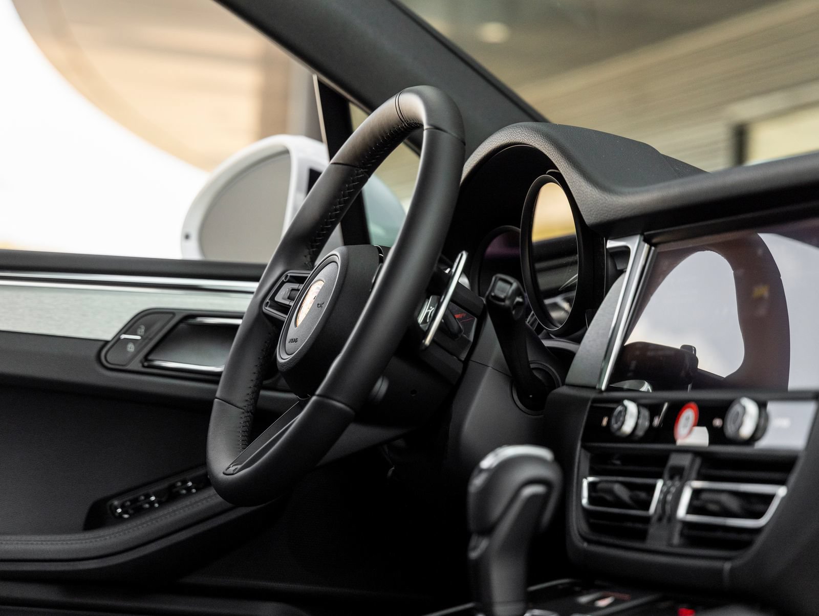 Certified 2026 Porsche Macan AWD/4WD image 45