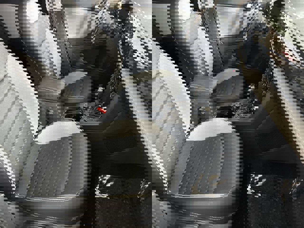 Used 2022 Volkswagen Taos SEL image 26