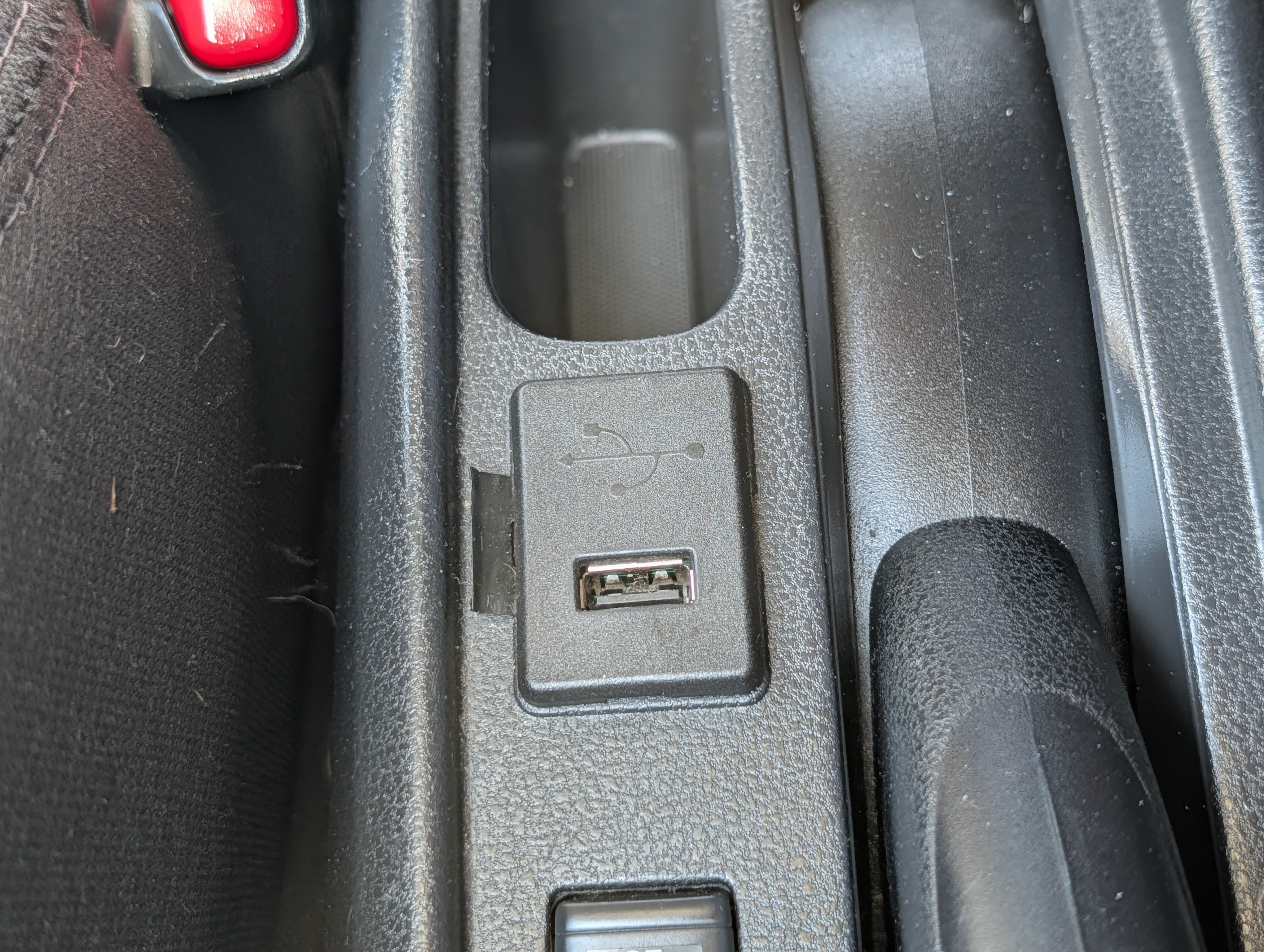 Used 2014 Nissan Versa Note SV w/ SL Package FWD image 32