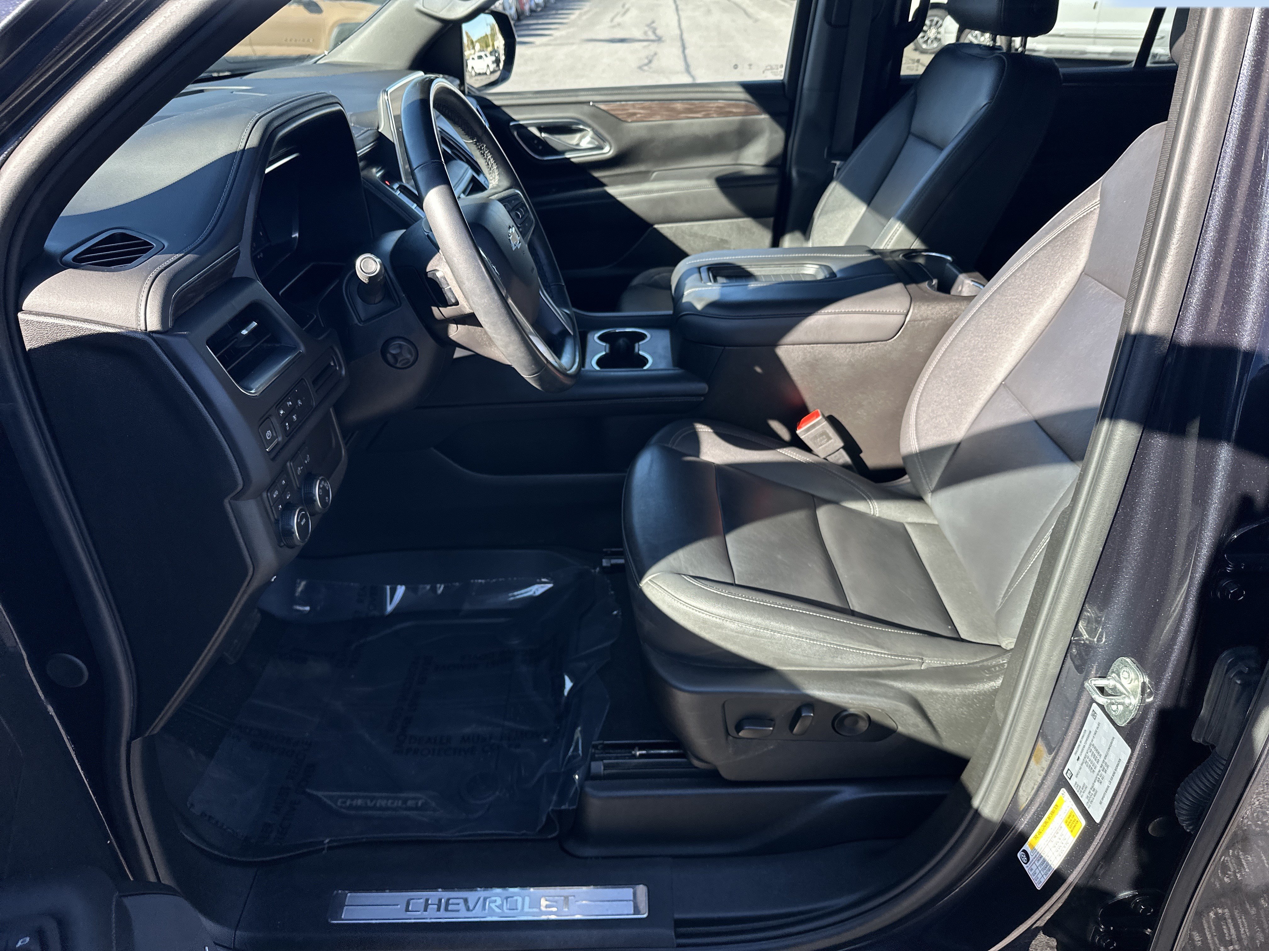 Certified 2023 Chevrolet Tahoe LT w/ Luxury Package AWD/4WD image 11