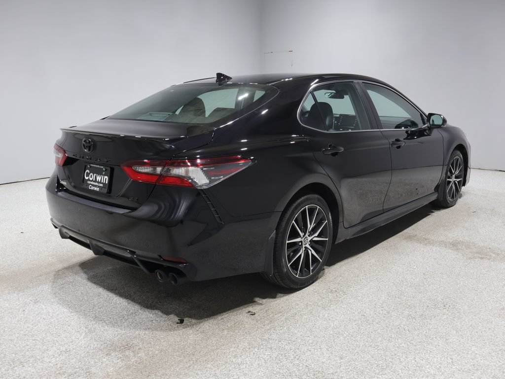 Used 2023 Toyota Camry SE FWD image 2