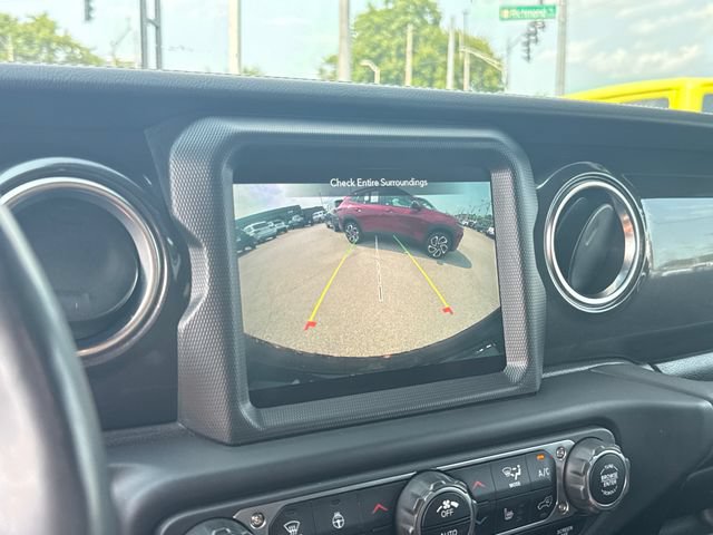 Used 2022 Jeep Wrangler Unlimited Sahara AWD/4WD image 20