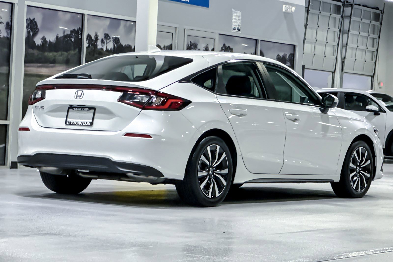 Used 2024 Honda Civic EX-L image 9