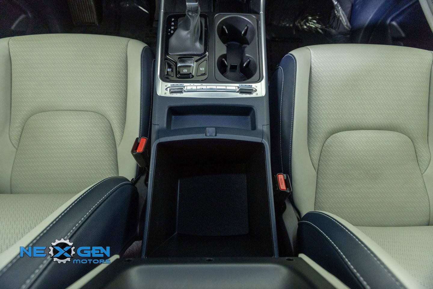 Used 2025 Kia Carnival SX Prestige FWD image 33