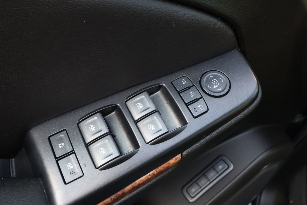 Used 2020 Chevrolet Tahoe Premier AWD/4WD image 16